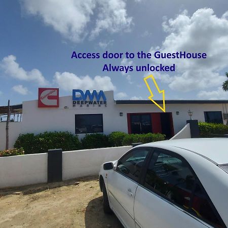 Varadero Marina Airport Guests Rooms Oranjestad Exteriér fotografie